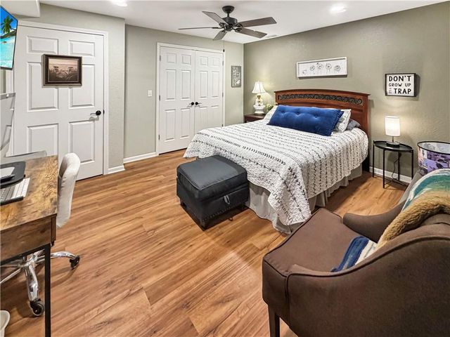 28251 Shore Road, Warsaw, MO 65355