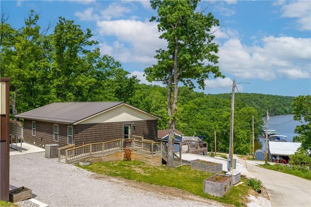 28251 Shore Road, Warsaw, MO 65355
