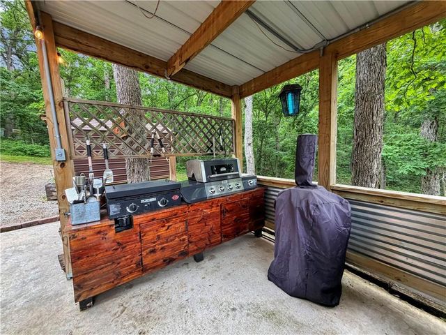 28251 Shore Road, Warsaw, MO 65355