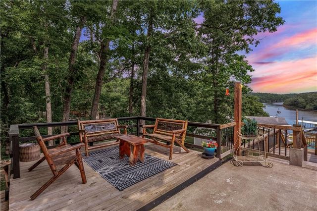28251 Shore Road, Warsaw, MO 65355