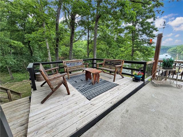 28251 Shore Road, Warsaw, MO 65355
