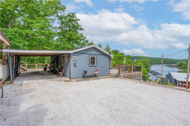 28251 Shore Road, Warsaw, MO 65355