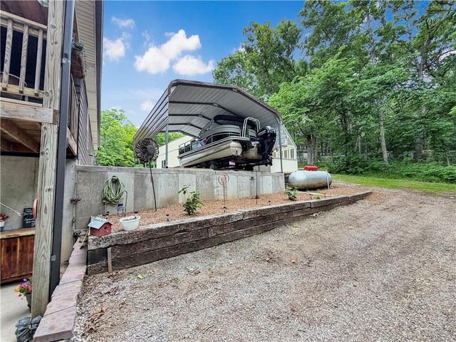 28251 Shore Road, Warsaw, MO 65355