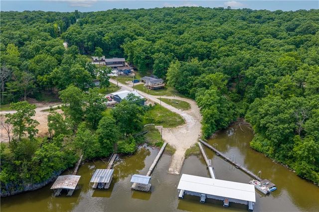28251 Shore Road, Warsaw, MO 65355