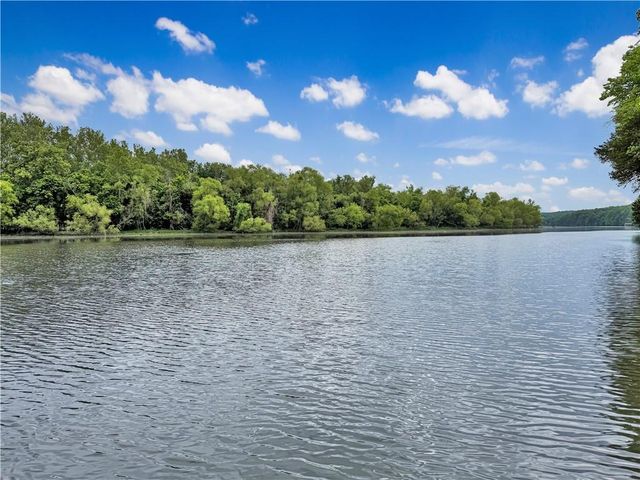 28251 Shore Road, Warsaw, MO 65355