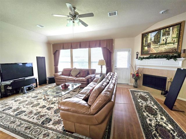 6109 Castle Peak Lane, League City, TX 77573