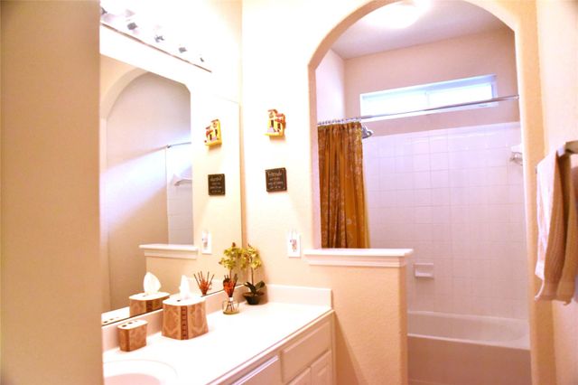 6109 Castle Peak Lane, League City, TX 77573