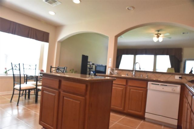 6109 Castle Peak Lane, League City, TX 77573