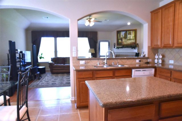 6109 Castle Peak Lane, League City, TX 77573