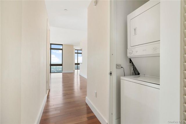 175 Huguenot Street PH301, New Rochelle, NY 10801