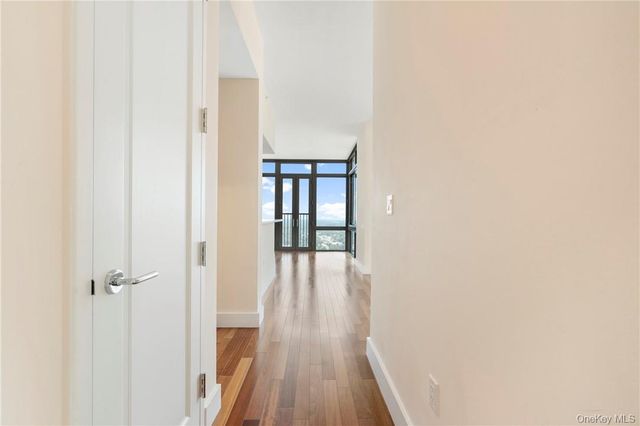 175 Huguenot Street PH301, New Rochelle, NY 10801