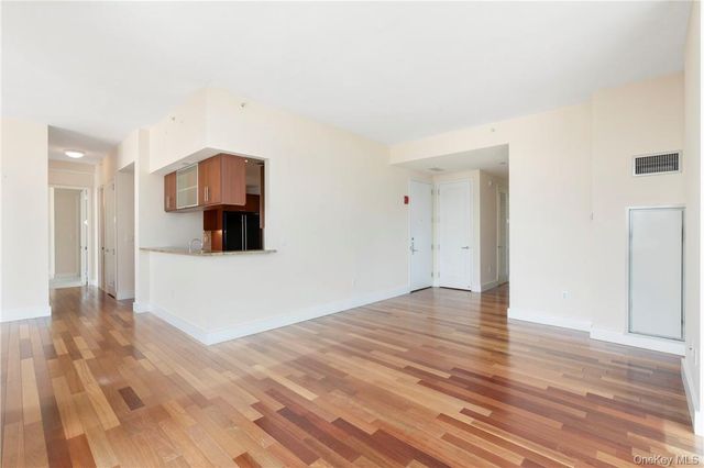 175 Huguenot Street PH301, New Rochelle, NY 10801