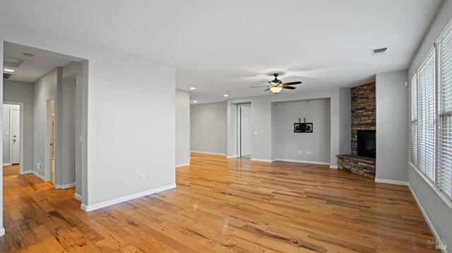 1006 Champion Pl, Vacaville, CA 95687