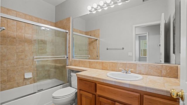 1006 Champion Pl, Vacaville, CA 95687