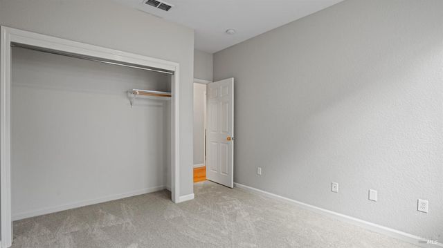 1006 Champion Pl, Vacaville, CA 95687