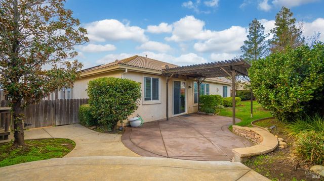 1006 Champion Pl, Vacaville, CA 95687