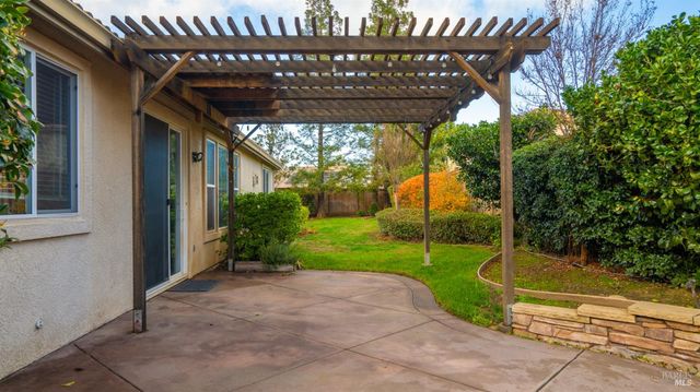 1006 Champion Pl, Vacaville, CA 95687