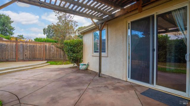 1006 Champion Pl, Vacaville, CA 95687