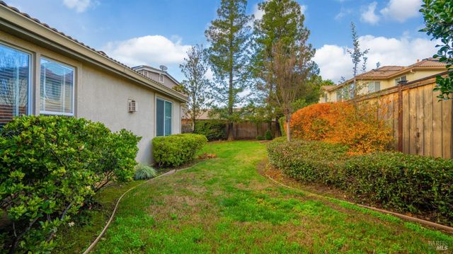 1006 Champion Pl, Vacaville, CA 95687