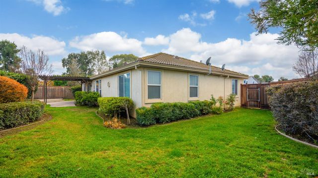 1006 Champion Pl, Vacaville, CA 95687