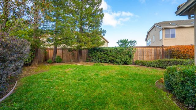 1006 Champion Pl, Vacaville, CA 95687