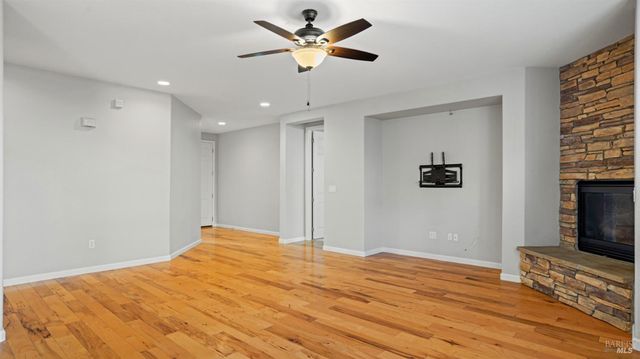 1006 Champion Pl, Vacaville, CA 95687