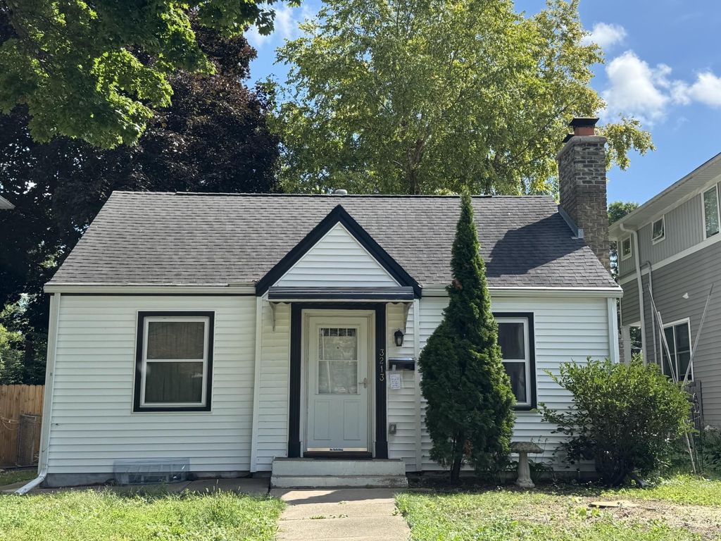 3213 29th Avenue S, Minneapolis, MN 55406