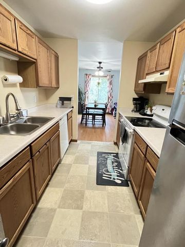 2091 S 102nd STREET #D, West Allis, WI 53227