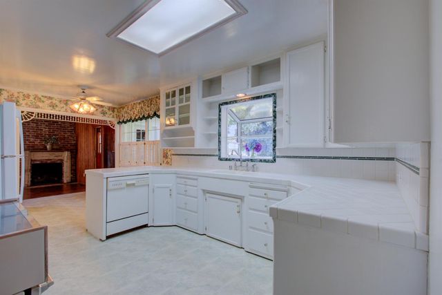 1871 El Camino Dr, Turlock, CA 95380