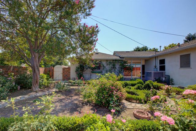 1871 El Camino Dr, Turlock, CA 95380