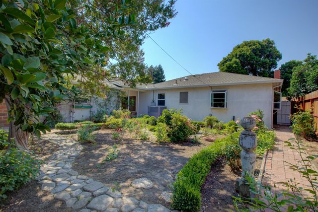 1871 El Camino Dr, Turlock, CA 95380