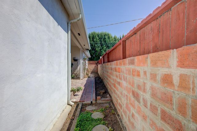 1871 El Camino Dr, Turlock, CA 95380