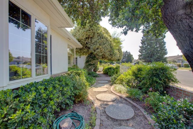 1871 El Camino Dr, Turlock, CA 95380