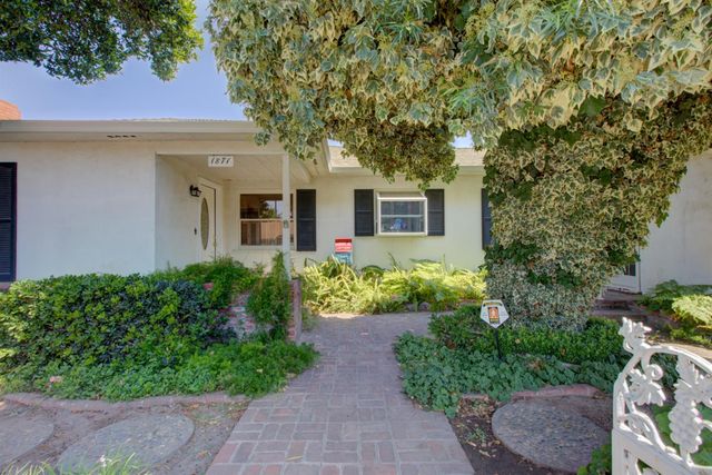 1871 El Camino Dr, Turlock, CA 95380