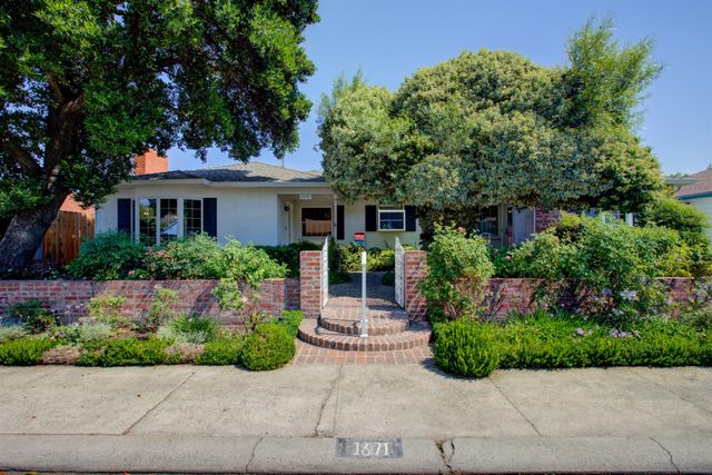 1871 El Camino Dr, Turlock, CA 95380