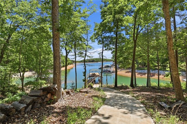 112 Gates Cove Drive, Fair Play, SC 29643