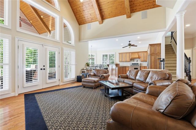 112 Gates Cove Drive, Fair Play, SC 29643