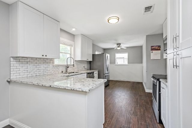 1719 Longhorn Drive, Houston, TX 77080