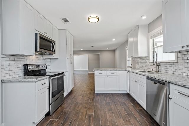 1719 Longhorn Drive, Houston, TX 77080