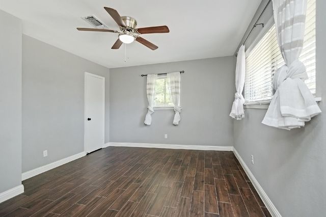 1719 Longhorn Drive, Houston, TX 77080