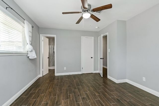 1719 Longhorn Drive, Houston, TX 77080