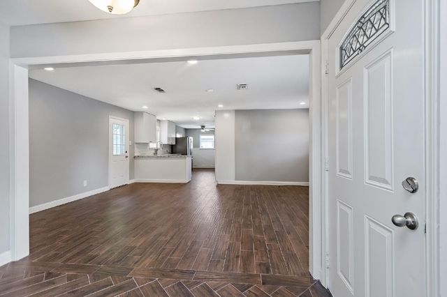 1719 Longhorn Drive, Houston, TX 77080