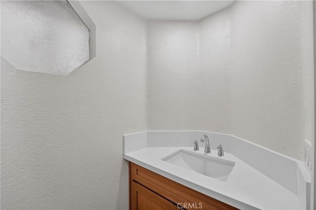 20 Rosewood, Aliso Viejo, CA 92656