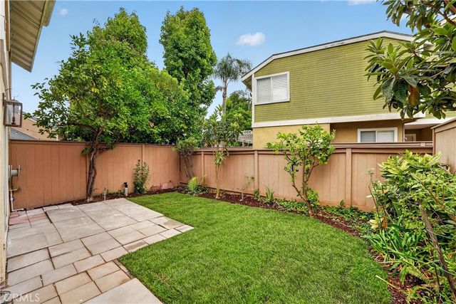 20 Rosewood, Aliso Viejo, CA 92656