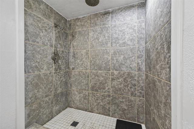 6102 Crakston Street, Houston, TX 77084