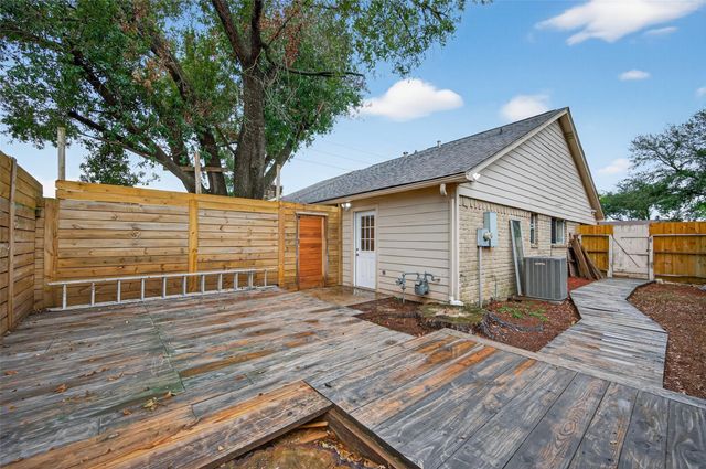 6102 Crakston Street, Houston, TX 77084