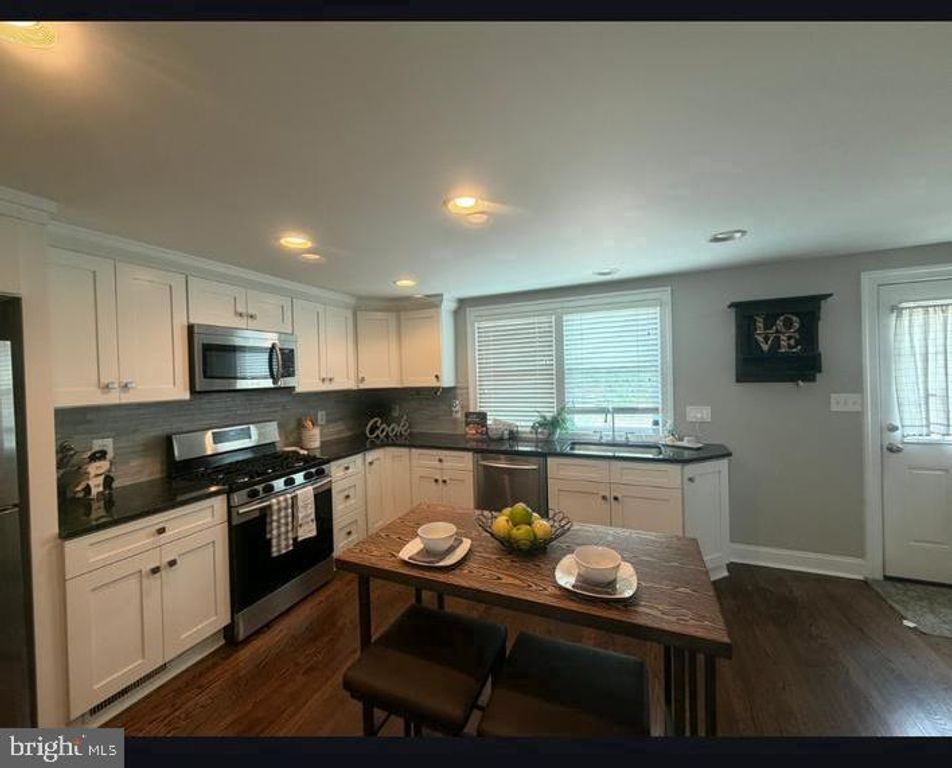 Image 11 of property listing at 615 47TH ST, Baltimore, MD 21224