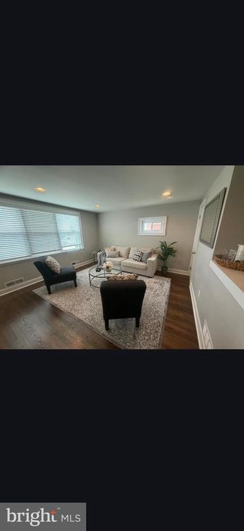 Image 9 of property listing at 615 47TH ST, Baltimore, MD 21224