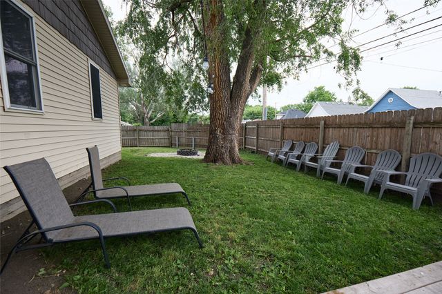 2228 Maple Street, Des Moines, IA 50317