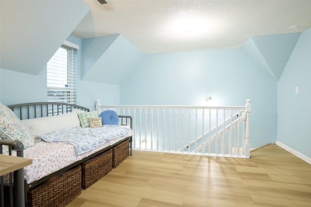 2228 Maple Street, Des Moines, IA 50317